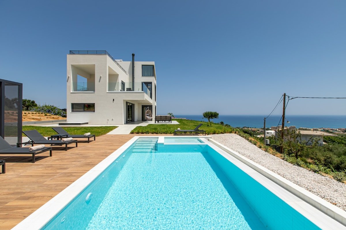 Lux villa 20 sleeps*2 Pool* Sea view*8 Bedrooms gallery image 4