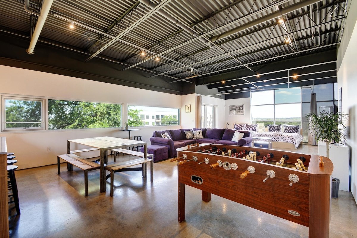 Group Travel Loft (x4) | Overlooking 6th Street gallery image 3