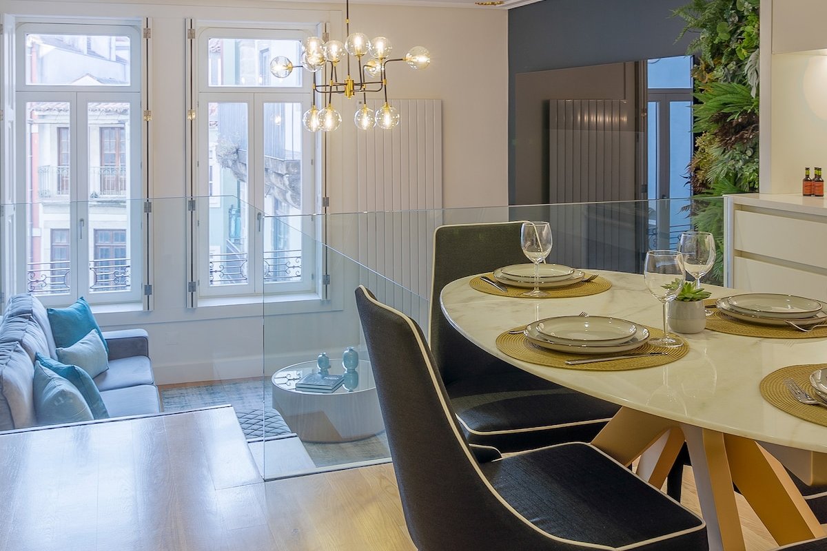 Luxury & Historic Apt-Premium Location gallery image 2