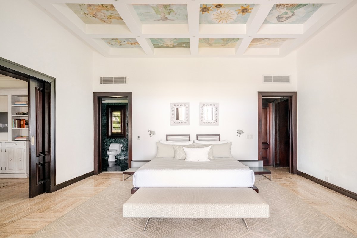 Luxury Ocean Front Villa gallery image 2