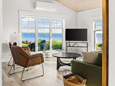 Contemporary Oceanfront Getaway