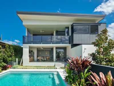 Moffat Beach Modern Oasis with Pool