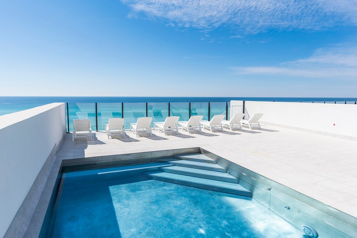 Azzurro Sky|Private Deeded Beach|Rooftop Pool gallery image 2