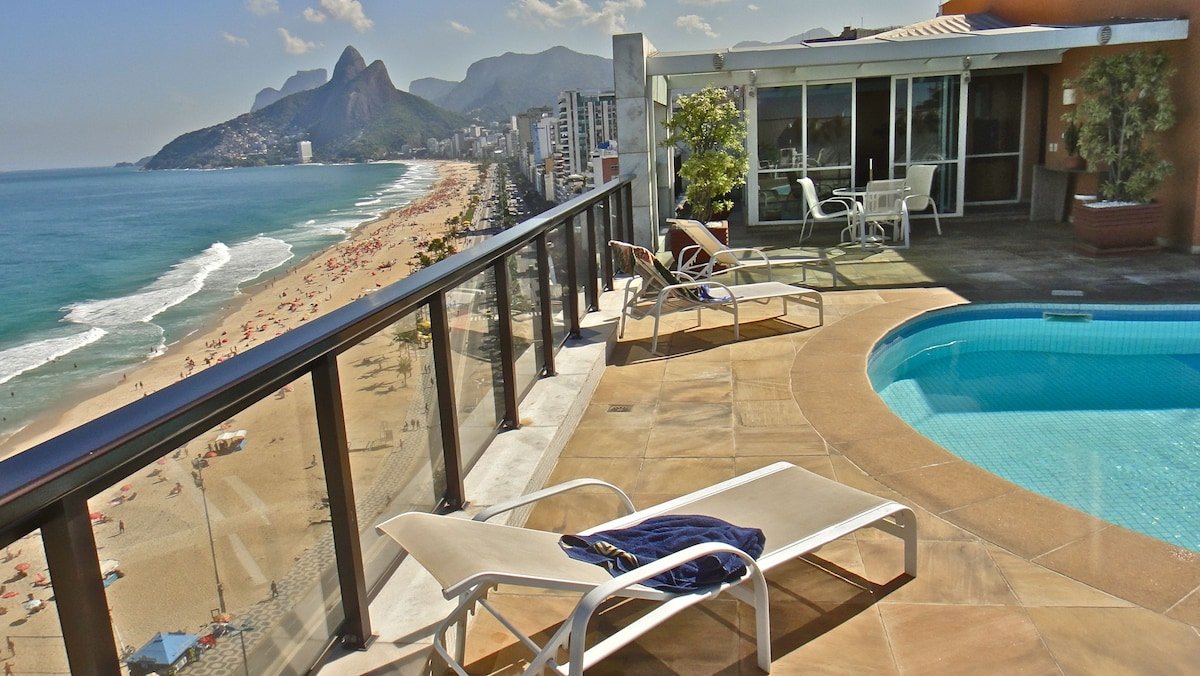 Ipanema Beachfront Luxury – Rooftop Pool & Views gallery image 2