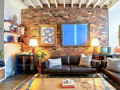 Space & Style in Heart of Toronto w/ Parking