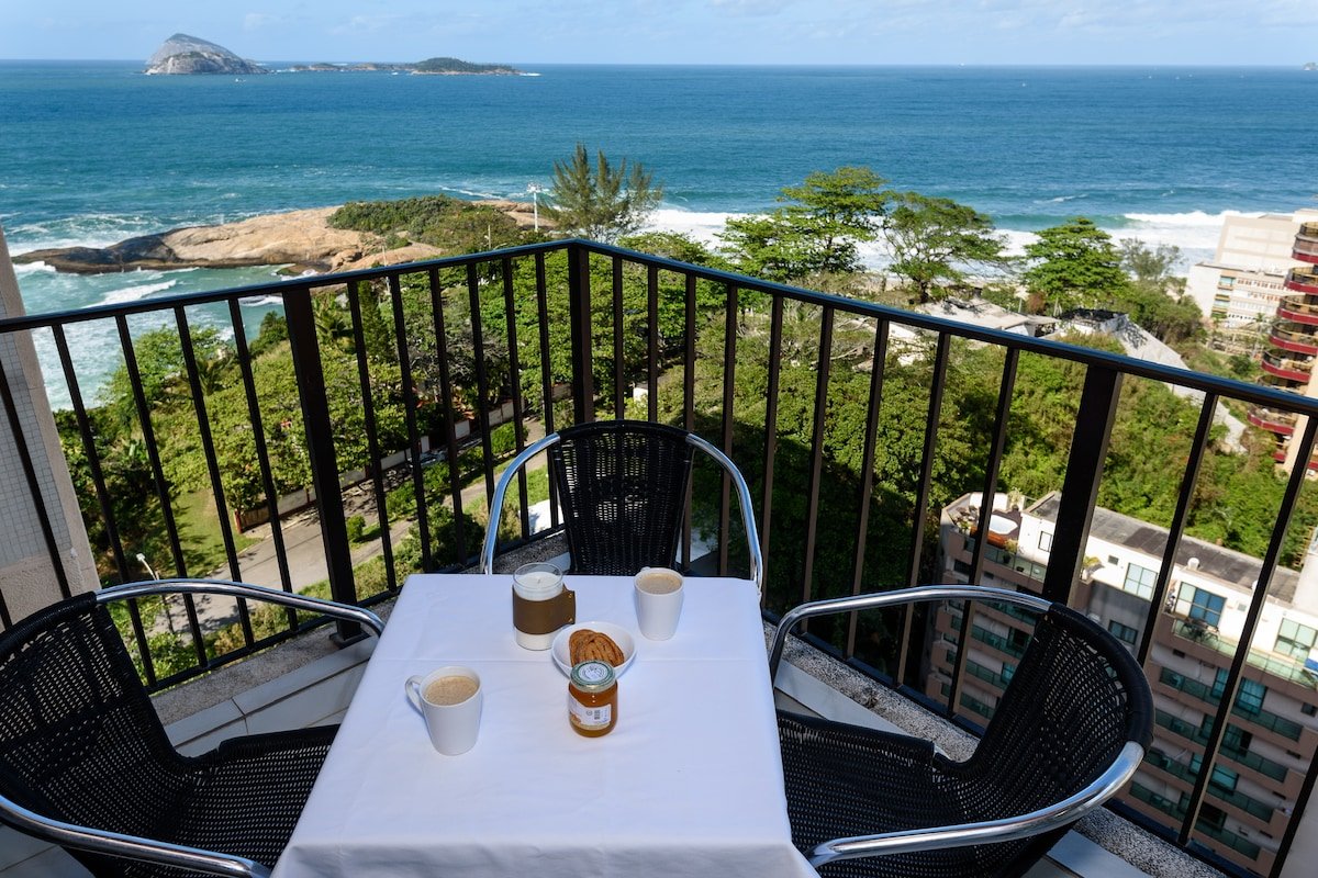 Stunning view over Ipanema Beach, 2 Bedroom gallery image 2