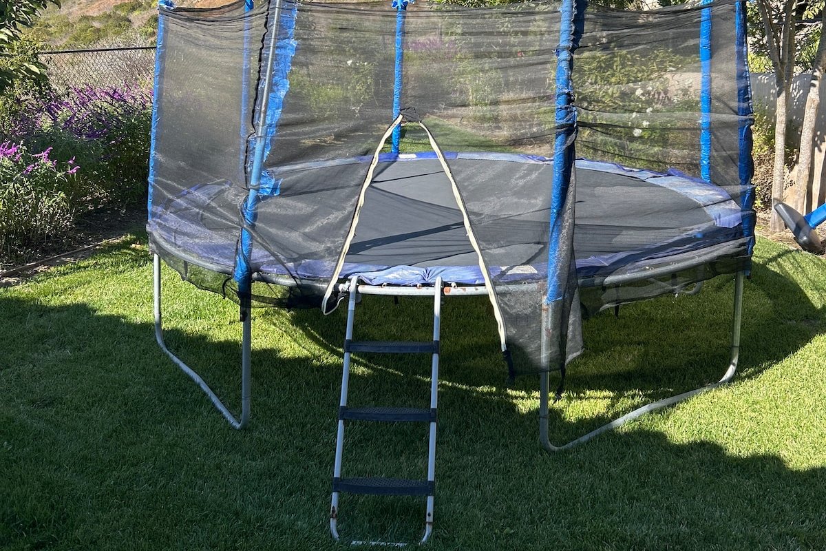 Elegant Spacious Italian Villa in Western Malibu gallery image 4