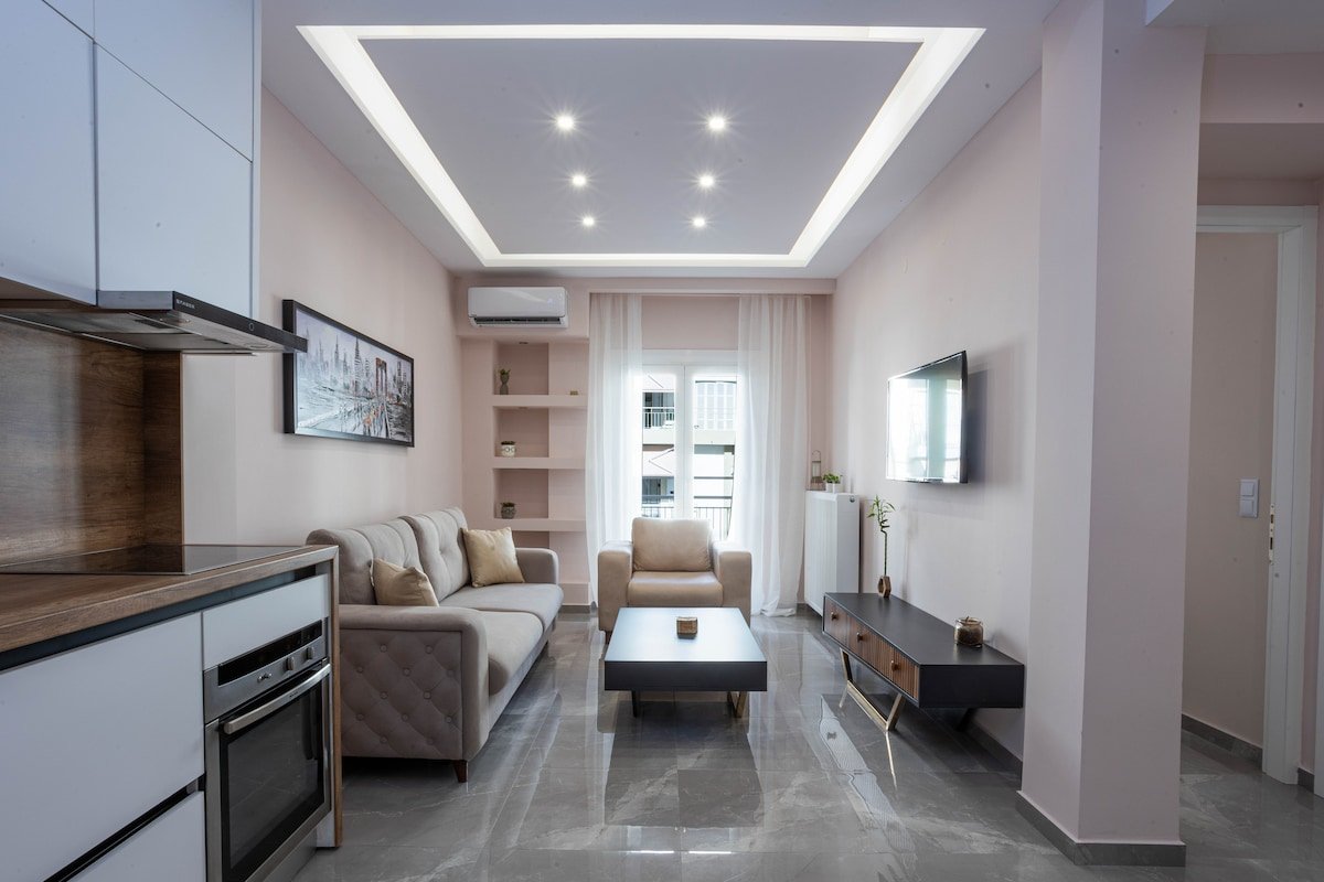 Luxury Downtown Apartment E1 gallery image 2