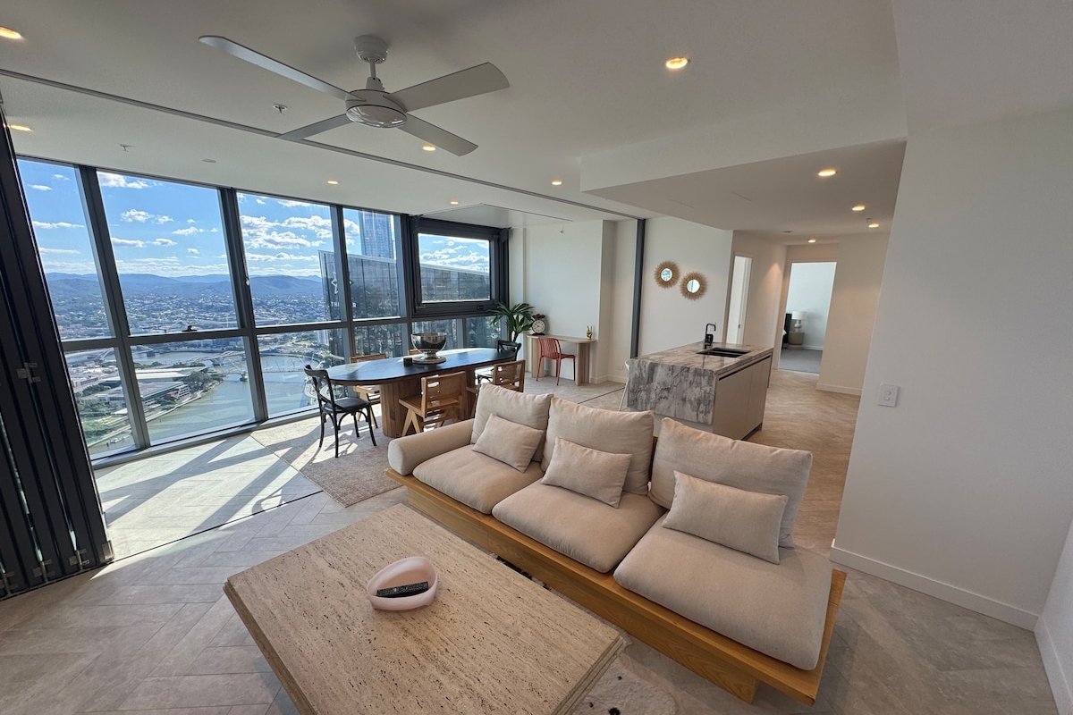 Dreamy Queens Wharf luxury pad w car park gallery image 2