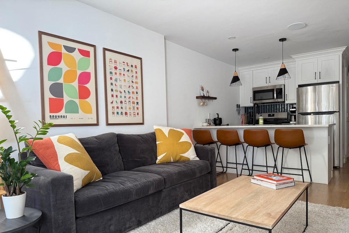 Chic Space in Amazing Neighborhood gallery image 3