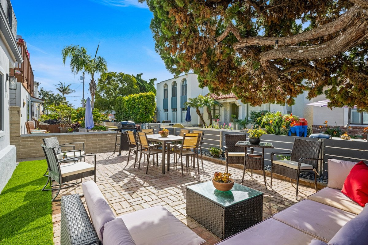 Bayside Beach House | 5/3 with Garage & A/C gallery image 2