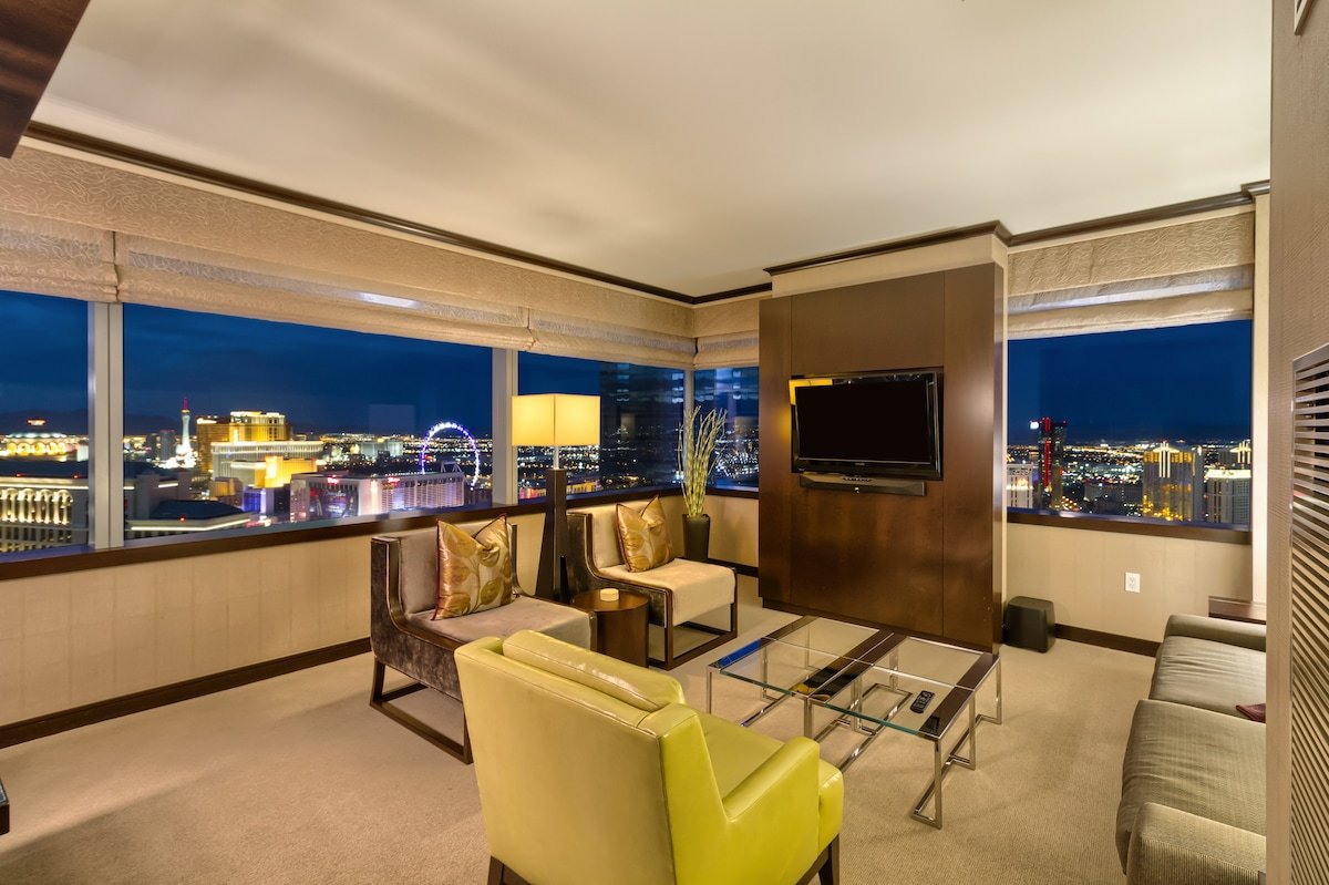 Best 2 BR Corner Penthouse @ Vdara! Stunner Views! gallery image 3