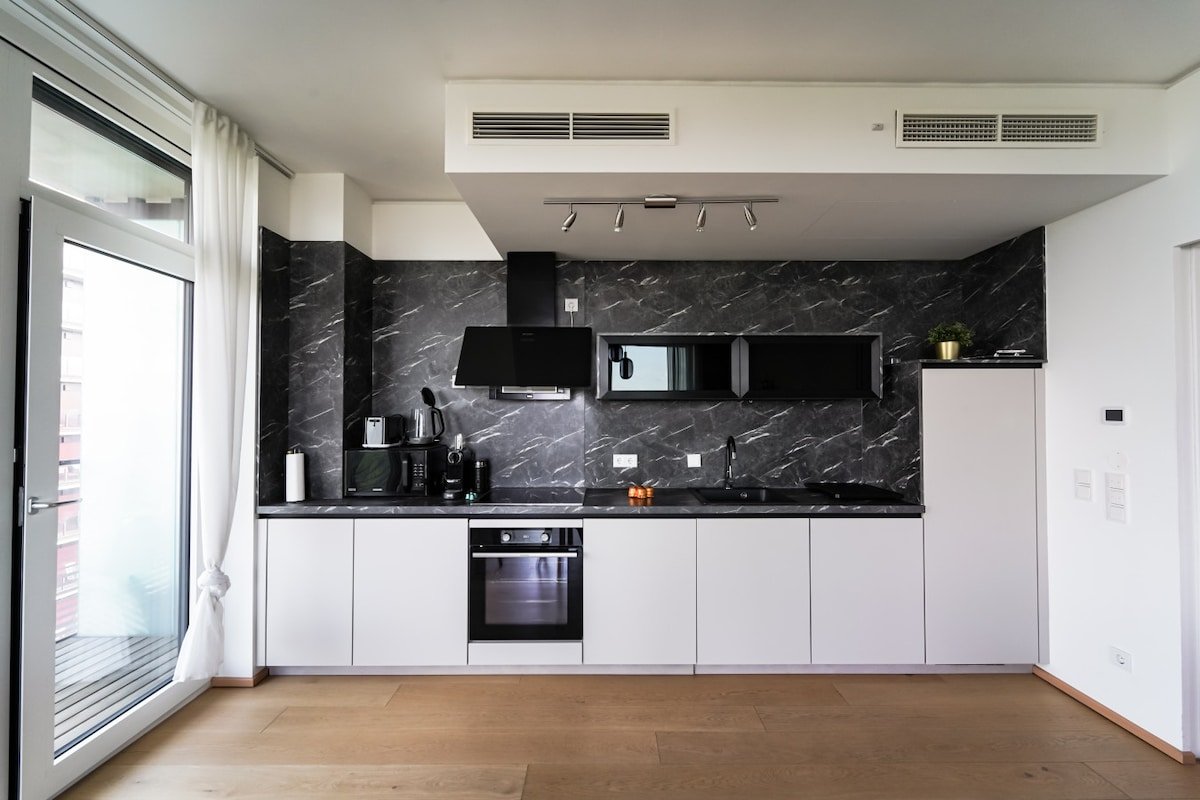 Spot the Fireworks: Amazing view over the city gallery image 3