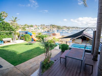 Waterfront 7x Bedroom Apartment w/Jacuzzi