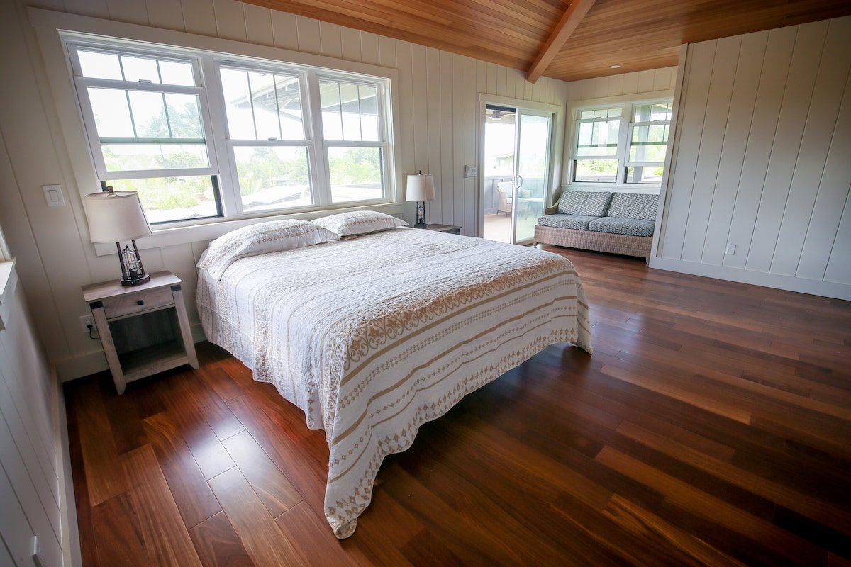 Queens Bath House, 100 steps to Trailhead gallery image 3