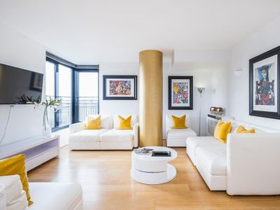 Apartment in Kensington with view