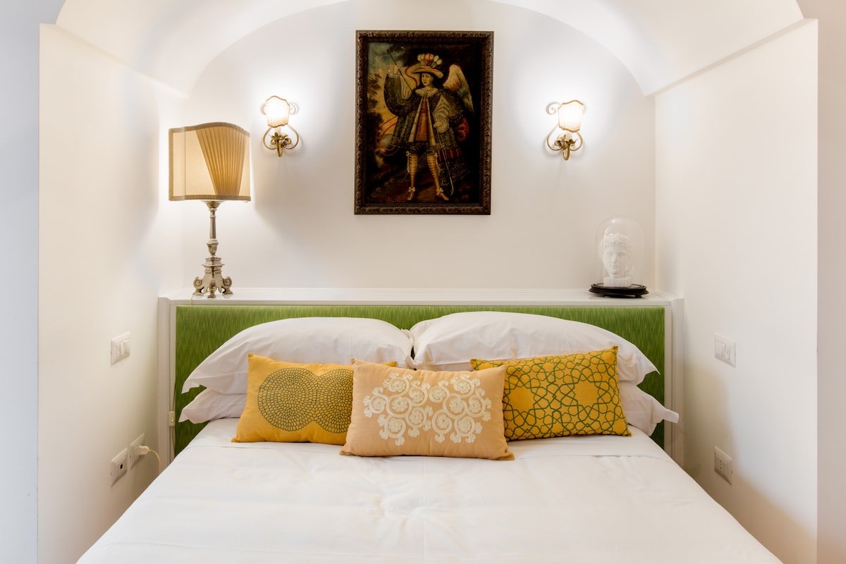 Spanish Steps Luxury Home gallery image 2