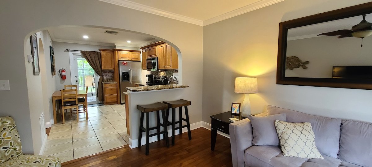 The Best beach block Location in Deerfield Beach! gallery image 5