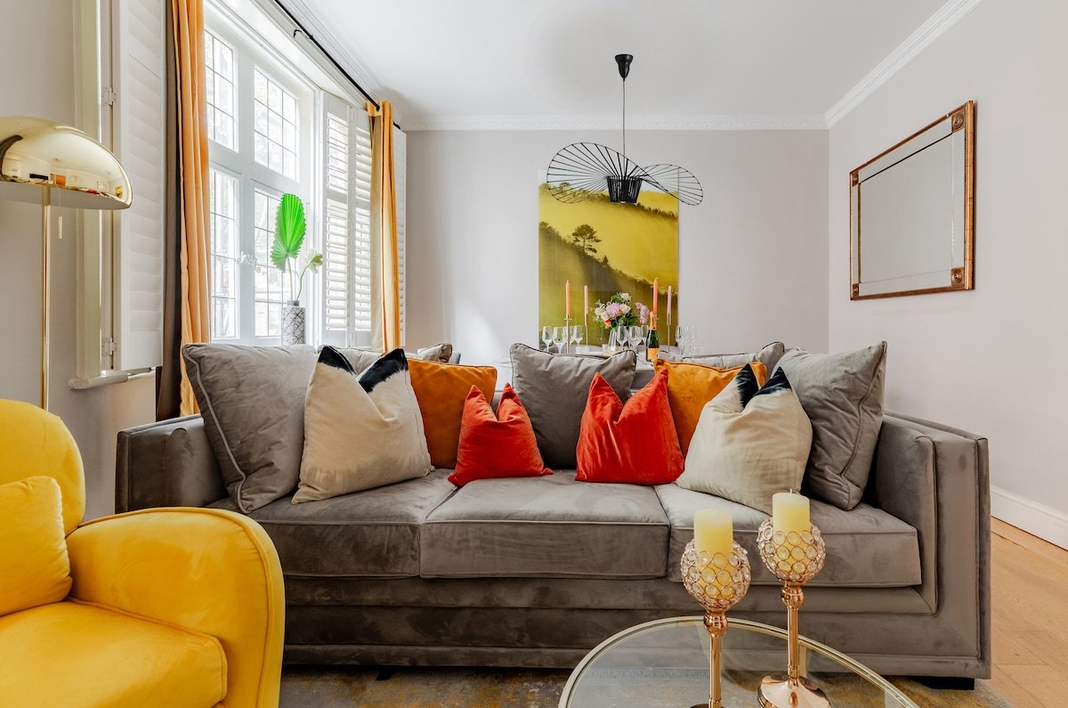 Large Covent Garden Family Hub for City Adventures gallery image 2