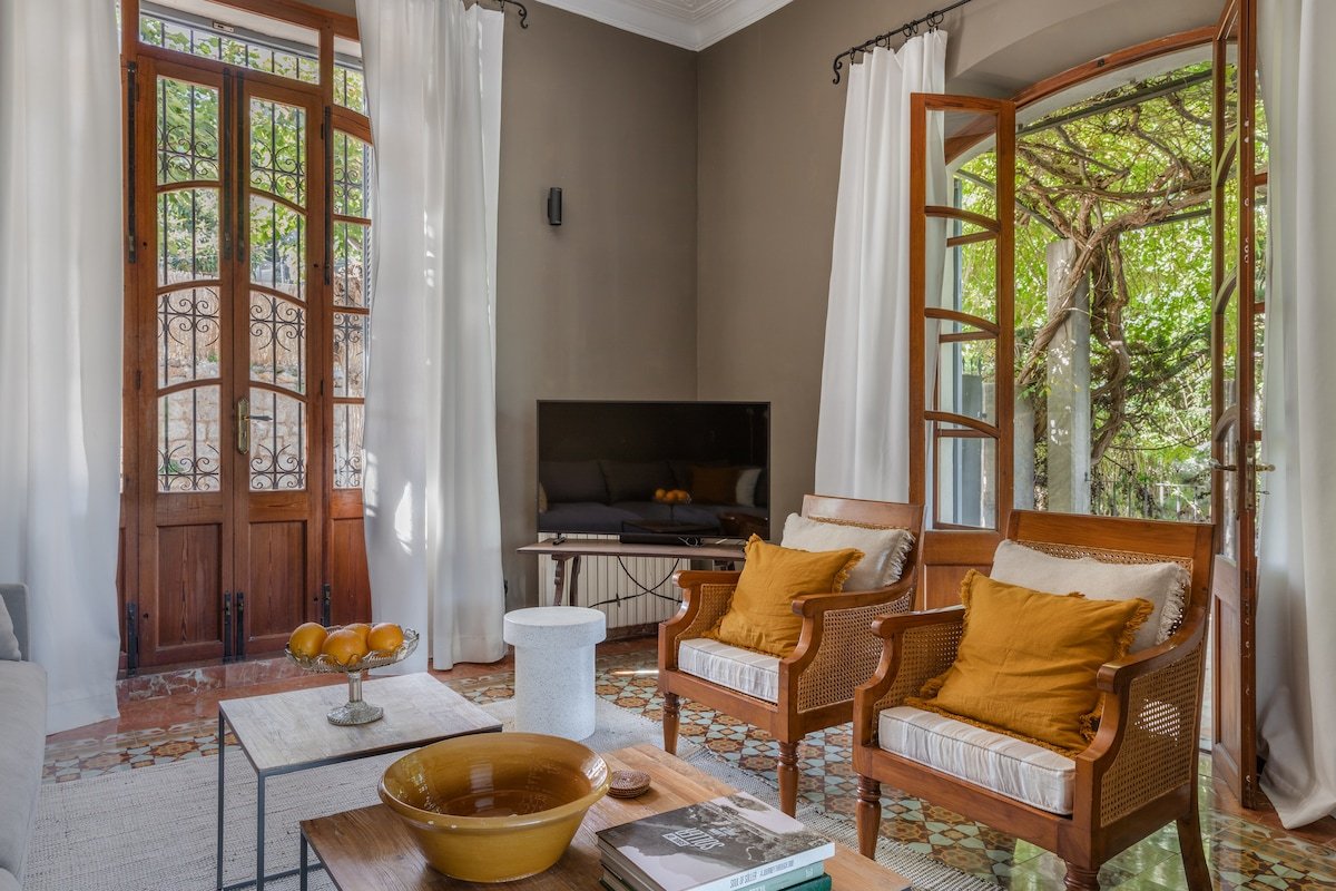 6-bedroom villa with pool, garden & AC in Sóller gallery image 4