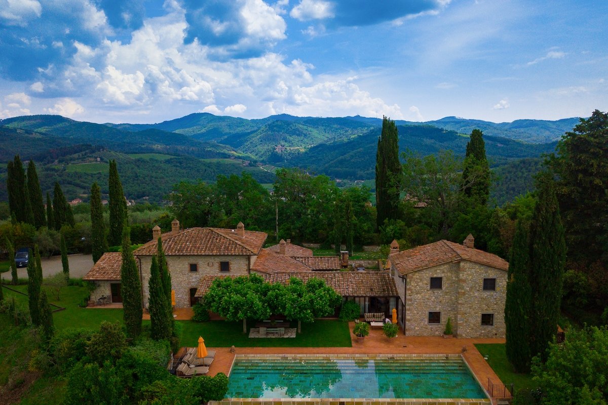 Timeless Elegance: 16th-Century Tuscan Farmhouse