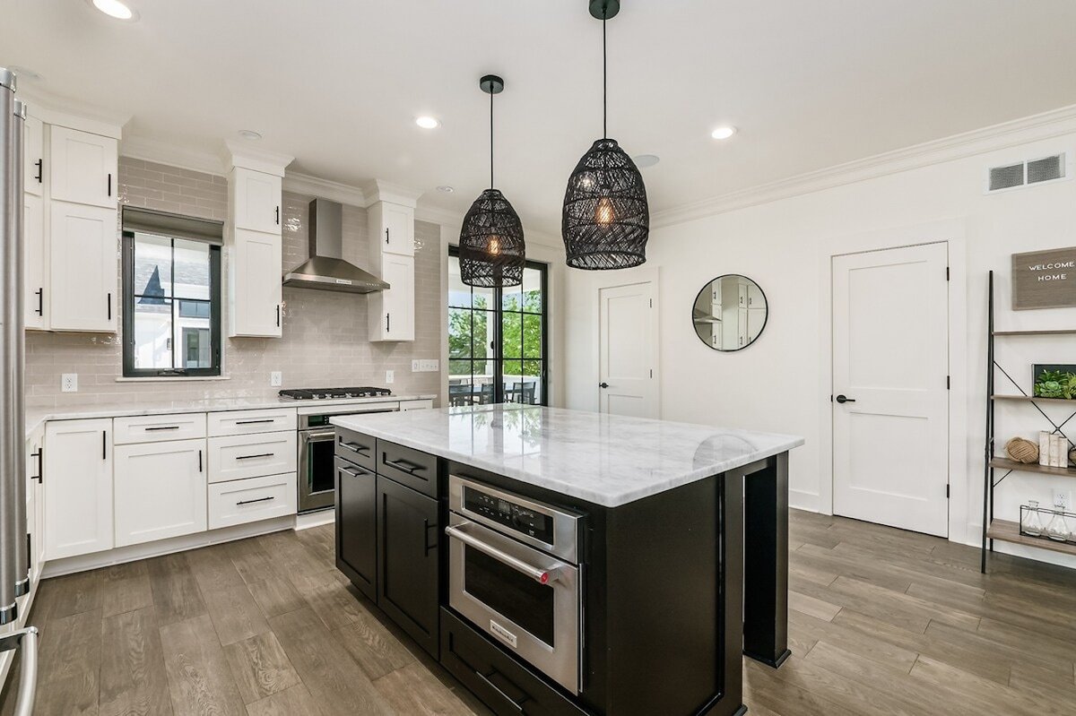 Brand New Huge Luxury Home w/ Terrace! Must See! gallery image 4