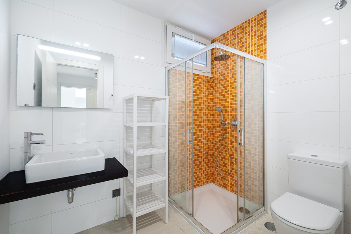 Blue Horizon gallery image 4