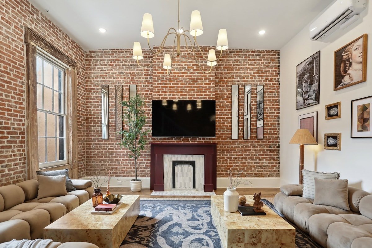 10 bed/10 bath Luxury CBD Villa – Private Pool gallery image 2