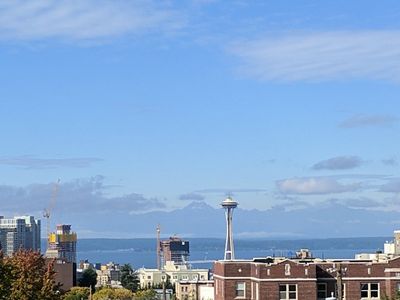 ⭐ Rooftop Views of the Space Needle, Sound, & City