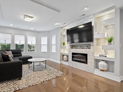 Gorgeous 7BD Home w/ Garage