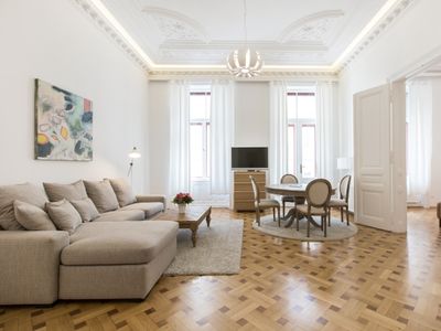 Fabulous City Center Apartment – Apt 15a