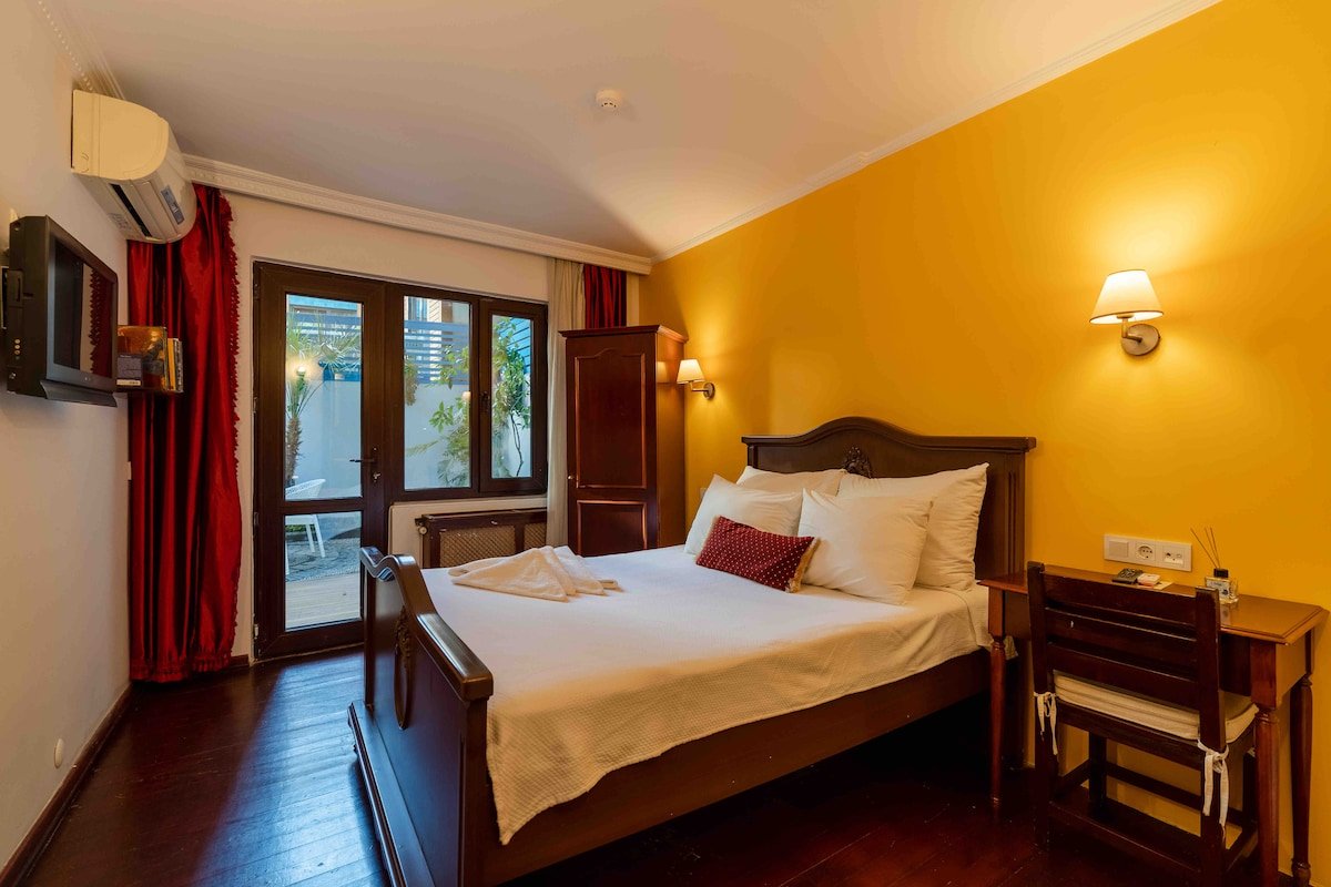 Unique Private Garden Suite at Old City lstanbul gallery image 4