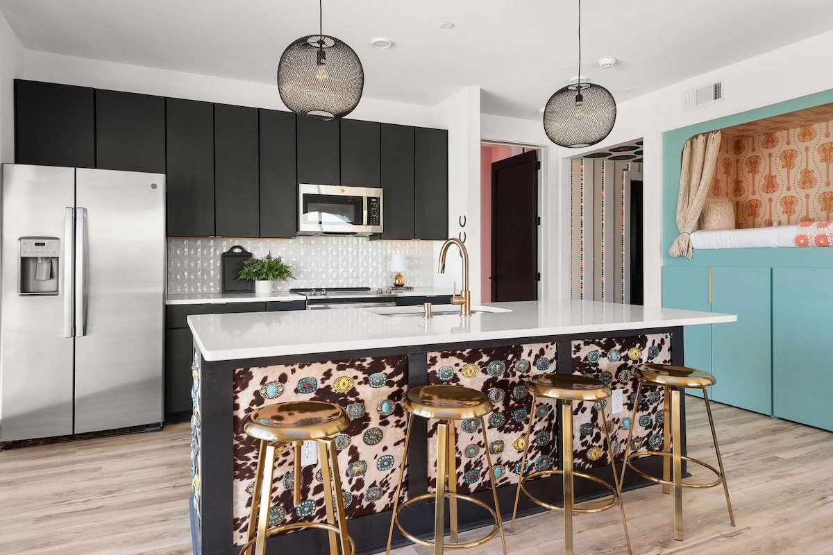 NEO One ~ Listing Combines Two Luxury Condos gallery image 3