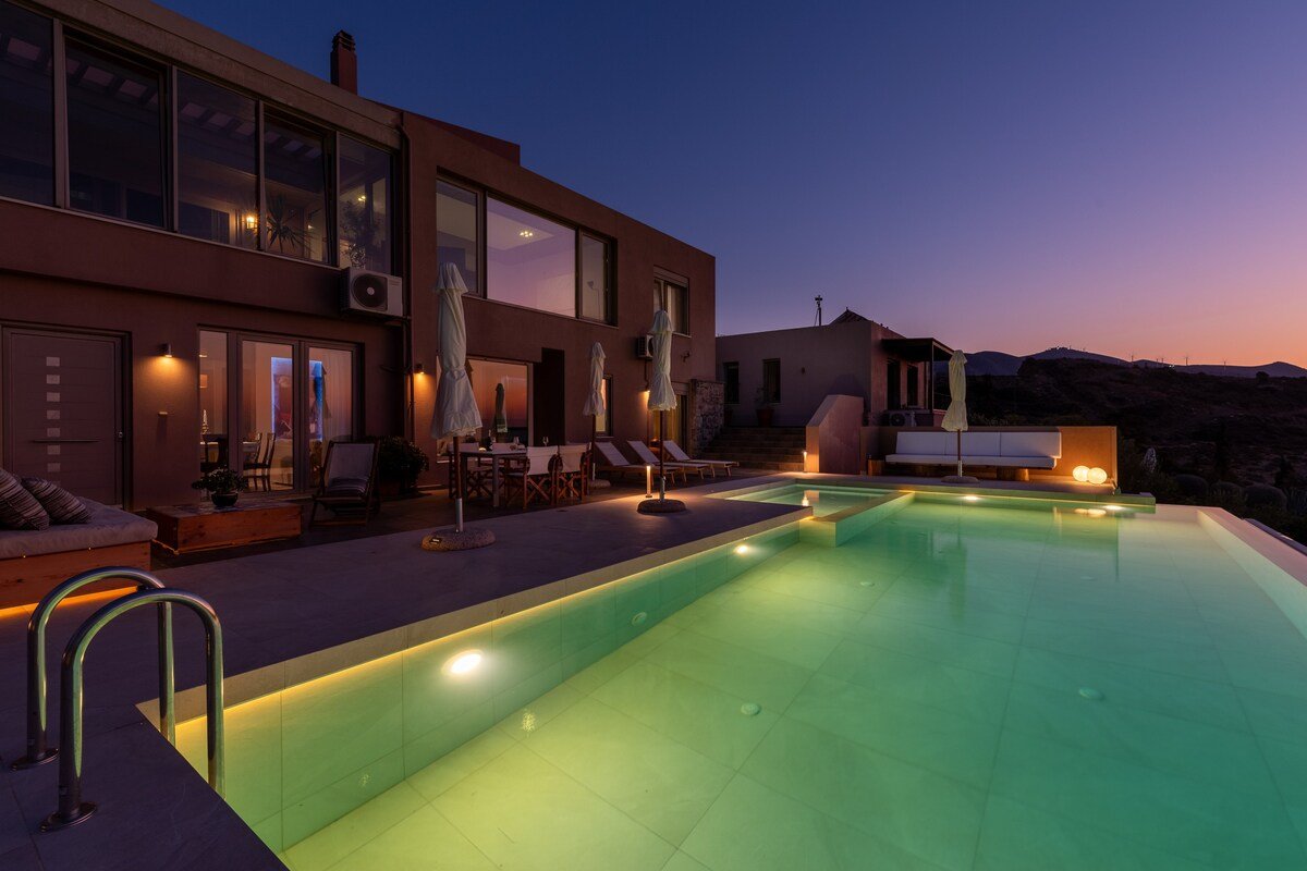 Luxury villa with infinity pool and Jacuzzi 16PAΧ gallery image 3