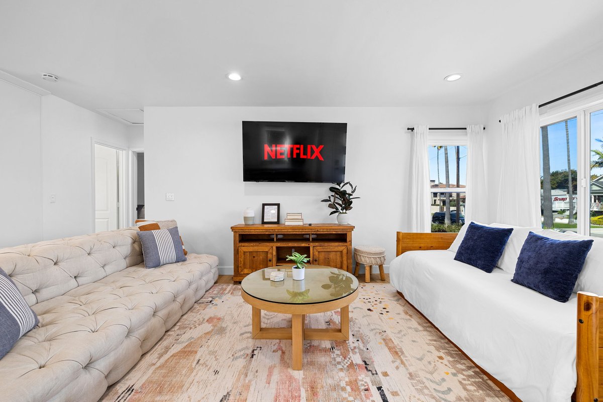 Redondo Beach Home – 7 Minute Walk to the Beach