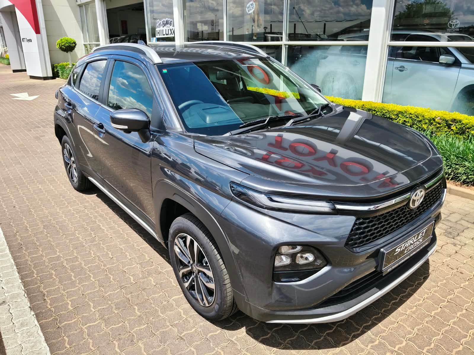TOYOTA STARLET CROSS 1.5XR A T for Sale in South Africa