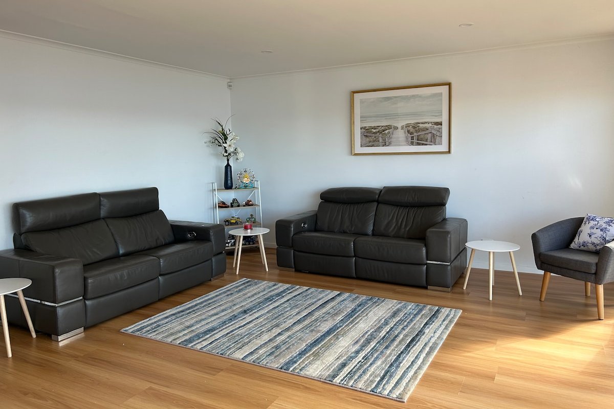 Relaxing Beachfront Holiday gallery image 4