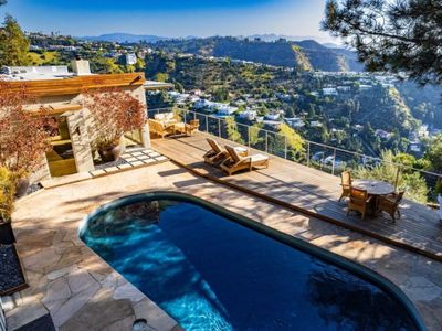 Secluded Luxury Retreat in LA