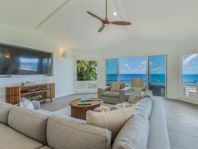 Honu Awa: Oceanfront Home w/Pool, A/C, Cliff Views