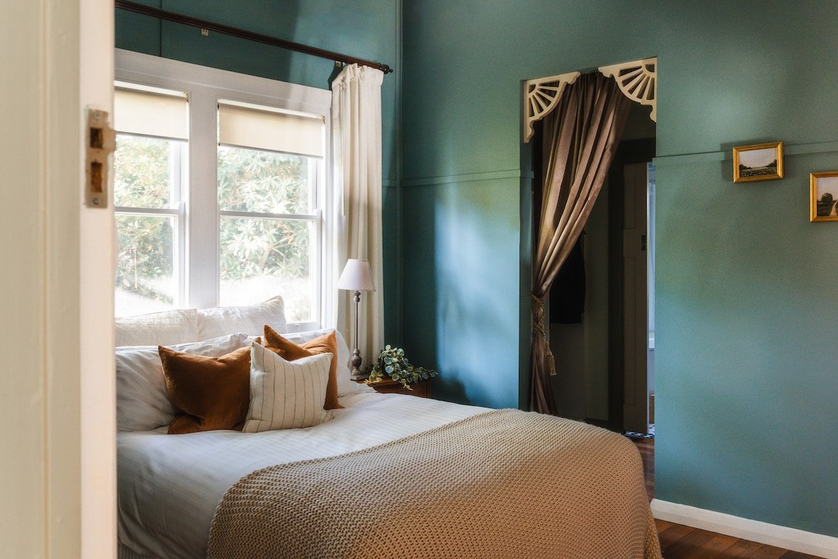 Woolrich Historic Garden Cottage gallery image 5