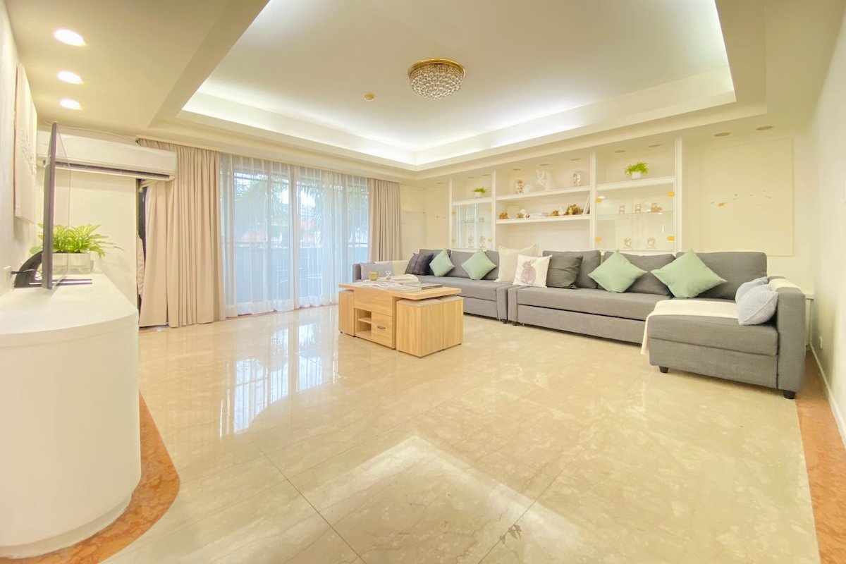 Big 3BR Family Apt | Elevator | Walk to MRT & 101 gallery image 2