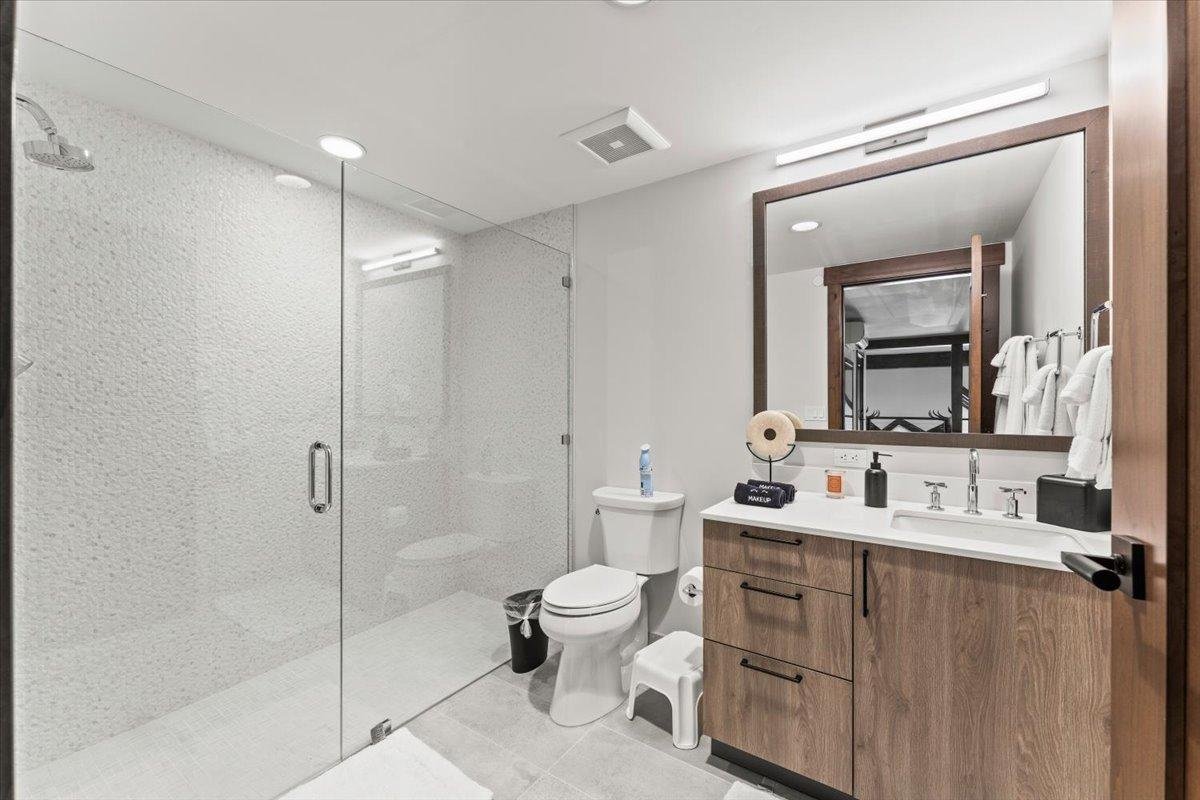 Luxurious 5 Bed / 6 Bath | Residence 112 gallery image 5