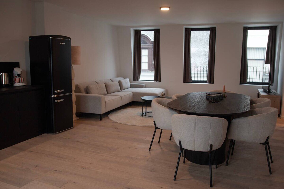 Central Deluxe suite 301 – Free parking gallery image 5