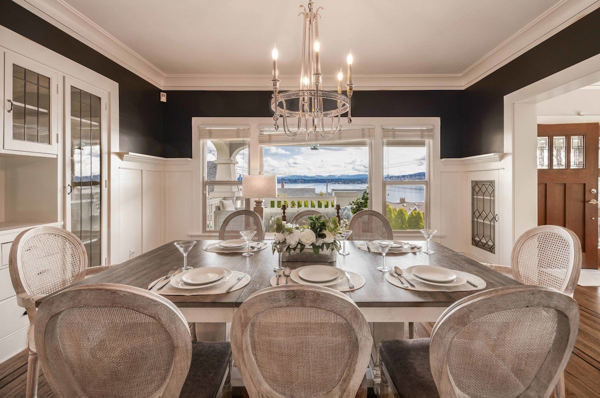 Seattle Craftsman Mansion w/ Lk. &Mt. Rainier view gallery image 5