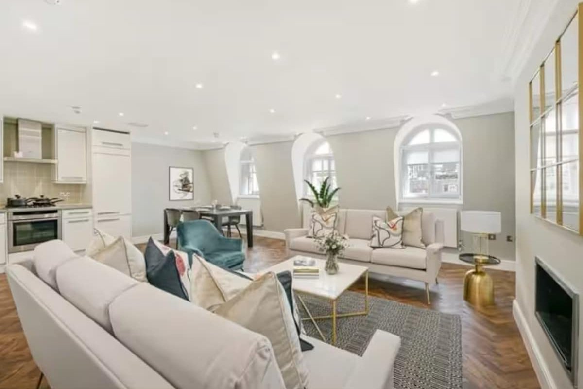 Mr Bond Luxury Mayfair Residence gallery image 2