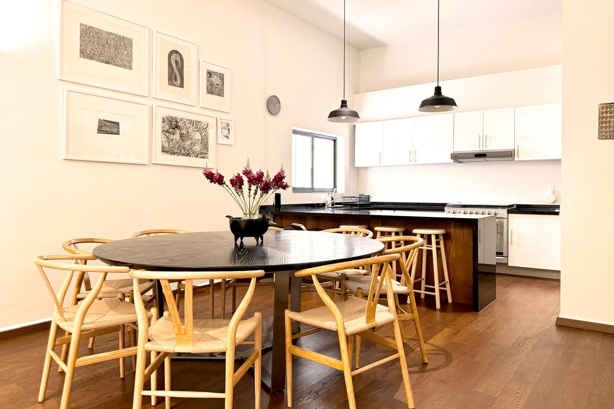 Artsy Apartment in Roma Norte gallery image 4