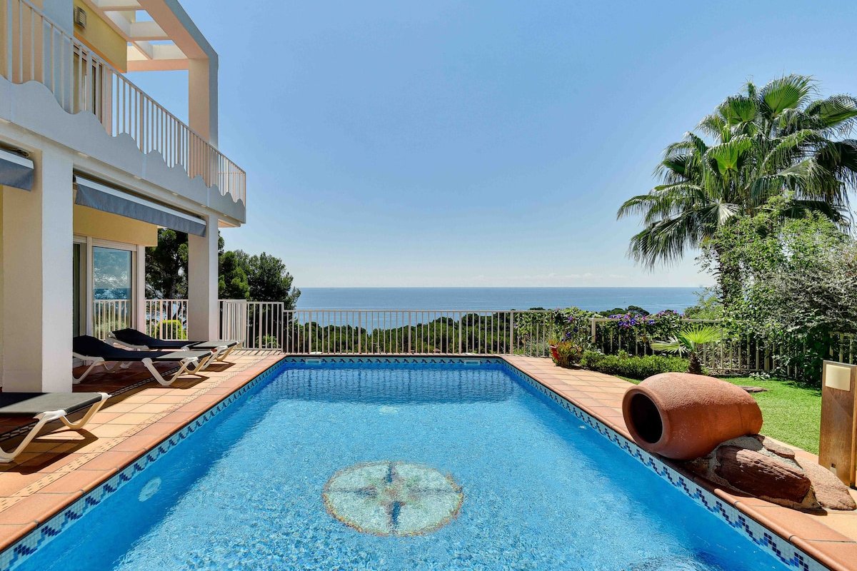 ★ CoastalVillas – Villa Beau Soleil ★ near beach gallery image 3