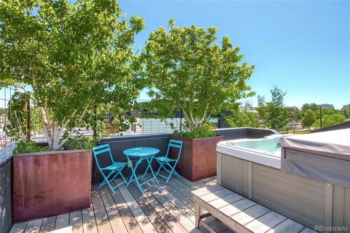 Incredible 4BR in Denver’s RiNO! w/ Hot Tub gallery image 3