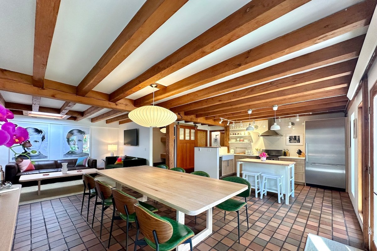 Extraordinary Newport Beach Retreat gallery image 2