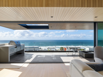 Stunning Luxury Beach House with 180° Views